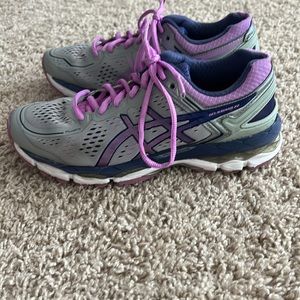 Good used condition size 6.5M ASIC Gel Kayano 22 sneakers